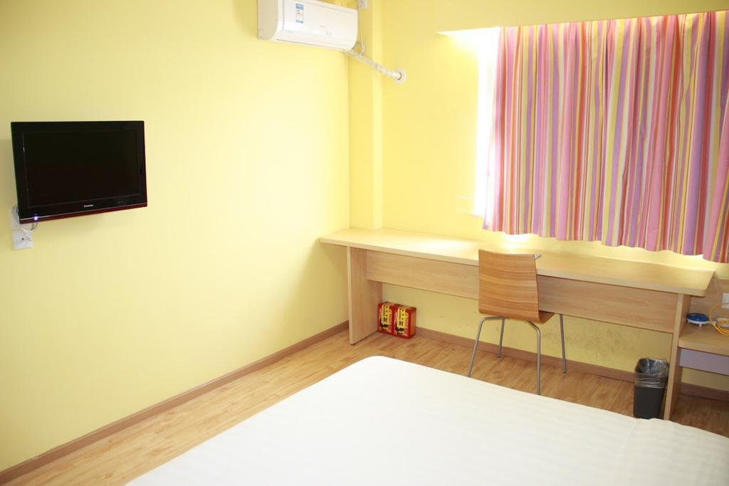 7Days Inn Guangzhou Jiaokou Subway Station 2Nd Номер фото