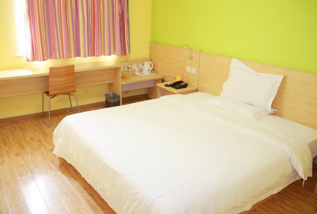 7Days Inn Guangzhou Jiaokou Subway Station 2Nd Номер фото